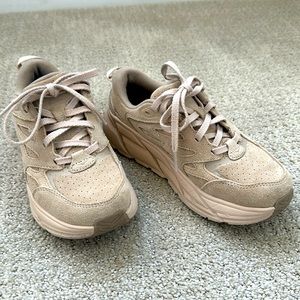 Hoka Women's Sneakers in Light Beige/Tan